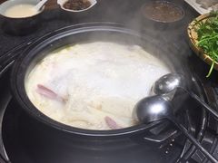 -大匠工房古船木艺术餐厅·猪肚鸡专门店(长白仙岛店)