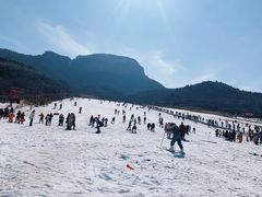 -济南卧虎山滑雪场