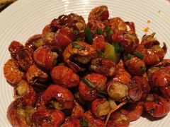 -肥肥虾庄·金牌油焖大虾(汉街SKP店)