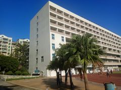 -燕子岗体育场