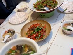 -阿瓦山寨·湘菜现炒·剁椒鱼头王(咸阳总店)