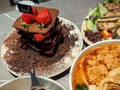 -W COLLECTIVE  DESSERT SHOP