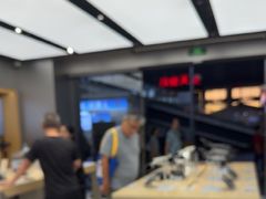 -DJI大疆(深圳华强北曼哈授权体验店)