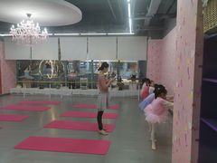 -Isee灰姑娘国际儿童艺术中心(证大·大拇指广场店)