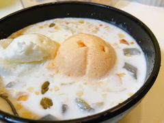 -志龙皇冠吃货椰子铺