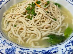 鸡汤手工鱼面-龙桥私厨·姜花菊花过桥鱼·顺德菜(容桂店)