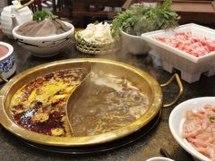 -小天鹅火锅·一线江景洪鼎旗舰店(洪崖洞店)