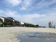 -巴陵广场