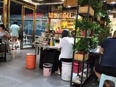 大堂-成都屋头串串香(八府庄店)