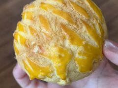 菠萝包-凯菲厅海鲜姿造·海鲜自助·帝王蟹·龙虾(成都群光君悦酒店)