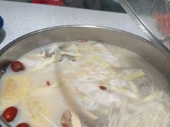 -三人行骨头王火锅(长寿店)