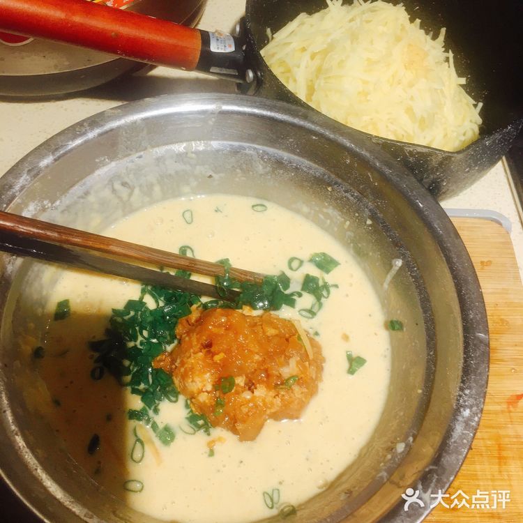 今日份小创意：鸡胸肉土豆丝饼，好赞!