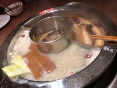 -佬土鹅肠火锅(解放路店)