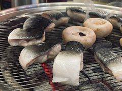 -围炉肉舍•炭烤活鳗•丹东海鲜烤肉(步行街店)