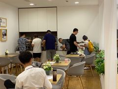 -杭州中沃沃尔沃4S店(滨江区店)