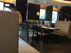 -必胜客(机场路店)