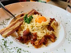 -Chom Cafe and Restaurant