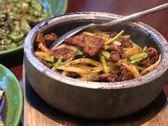 石锅孜然羊肉-君悦酒店·1881·北京烤鸭