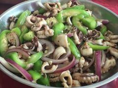 丝瓜炒鱿鱼-胜海大排档·海鲜·黄鳝饭(十年老店)