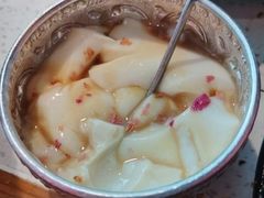 玫瑰黑糖冰豆花-沪小胖·小龙虾·蓝龙王(八佰伴店)