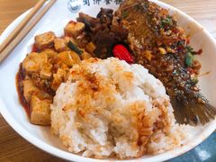 -同济大学本部学苑饮食广场