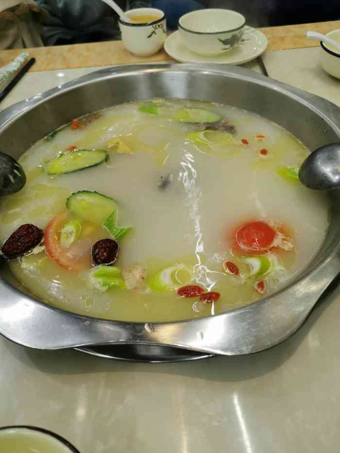 渔水湾参鱼片-"一家刚开的鱼火锅店 环境一般但是出品还是.