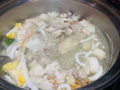 -喃喃椰·糟粕醋·椰子鸡火锅(七堡花园店)