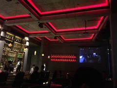 -饮湖威士忌鸡尾酒吧