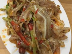 凉拌猪耳片-雷祖芳老妈蹄花店