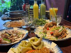 -Cục Gạch Quán