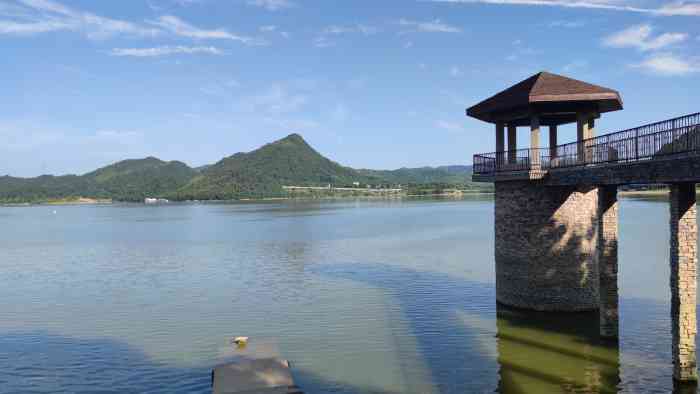 浙地山庄-"浙地山庄,地处杭州临安青山湖畔,是一个风.