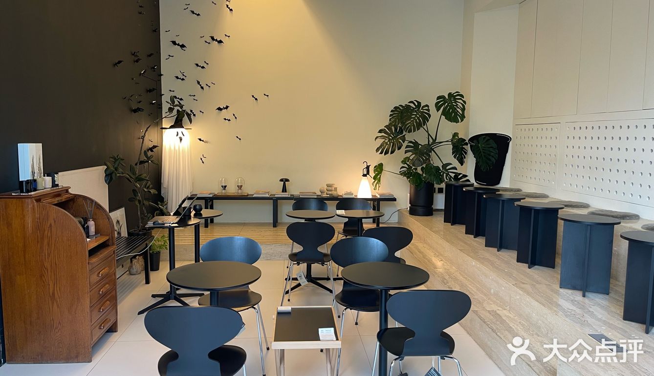 黑白简约风社区咖啡⬛️⬜️万圣节皮肤[鬼脸]已上线