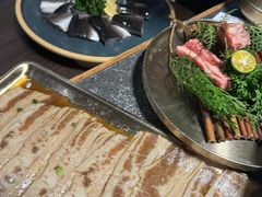 -草家酱蟹炭火烤肉店(珲春南路二店)