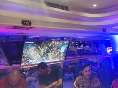-巴特餐饮6加1音乐餐吧·新疆菜