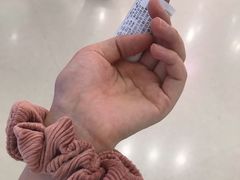 -名创优品(广州萝岗万达广场店)