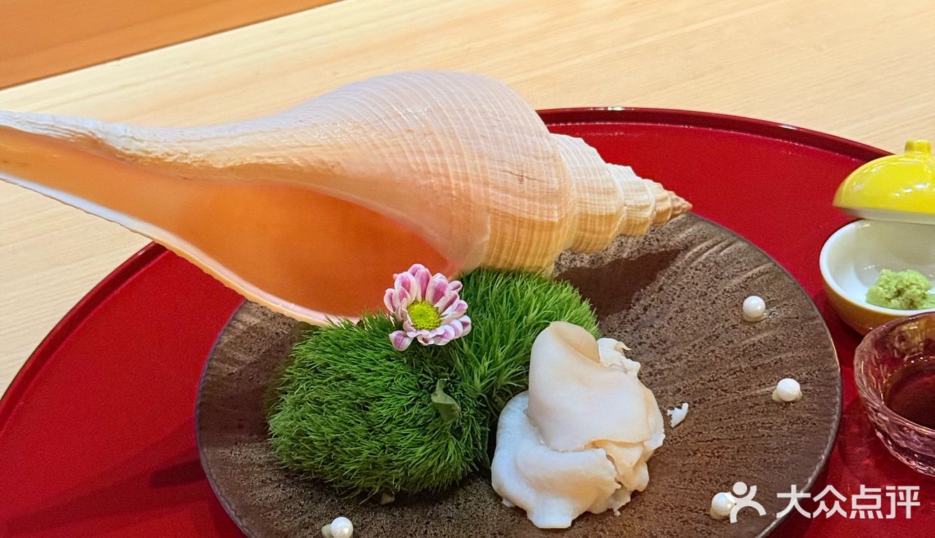 俩人吃的非常饱 食材很新鲜 菜式非常丰富 服务没得说