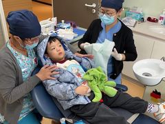 -瑞尔齿科(上海长风大悦城店)