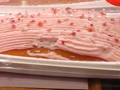 草莓奶油冰面包-巴黎贝甜(红梅店)