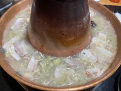 -果松木炭酸菜铜火锅·外婆参鸡汤