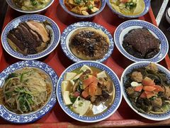 -蓝田九大碗民俗食府(蓝田店)