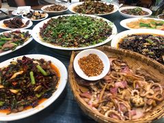 卤拼-江湖黑大兔(杨家坪店)