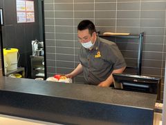 -麦当劳(卫星广场店)