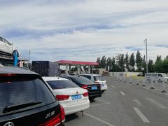 -辽河服务区-停车场