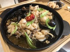 -东来菜馆•手抓海鲜家常菜•海鲜锅贴(鸽子窝店)