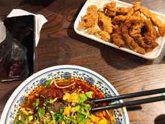 -爆炸头阿姨小四川正宗川味小吃(无任何分店)