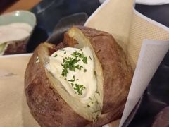 -BOURBON 玻本美式餐厅酒吧(虹桥新天地店)