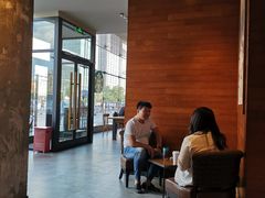 -星巴克臻选(呼和浩特维多利摩尔城店)