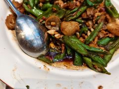 -阿瓦山寨·湘菜现炒·剁椒鱼头王(咸阳总店)