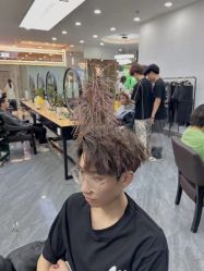 -藤野造型烫染·漂发