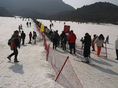 -济南卧虎山滑雪场